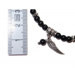 Schwarzer Turmalin Perlen-Armband 4 mm mit Engelsflügel Detail Maßband